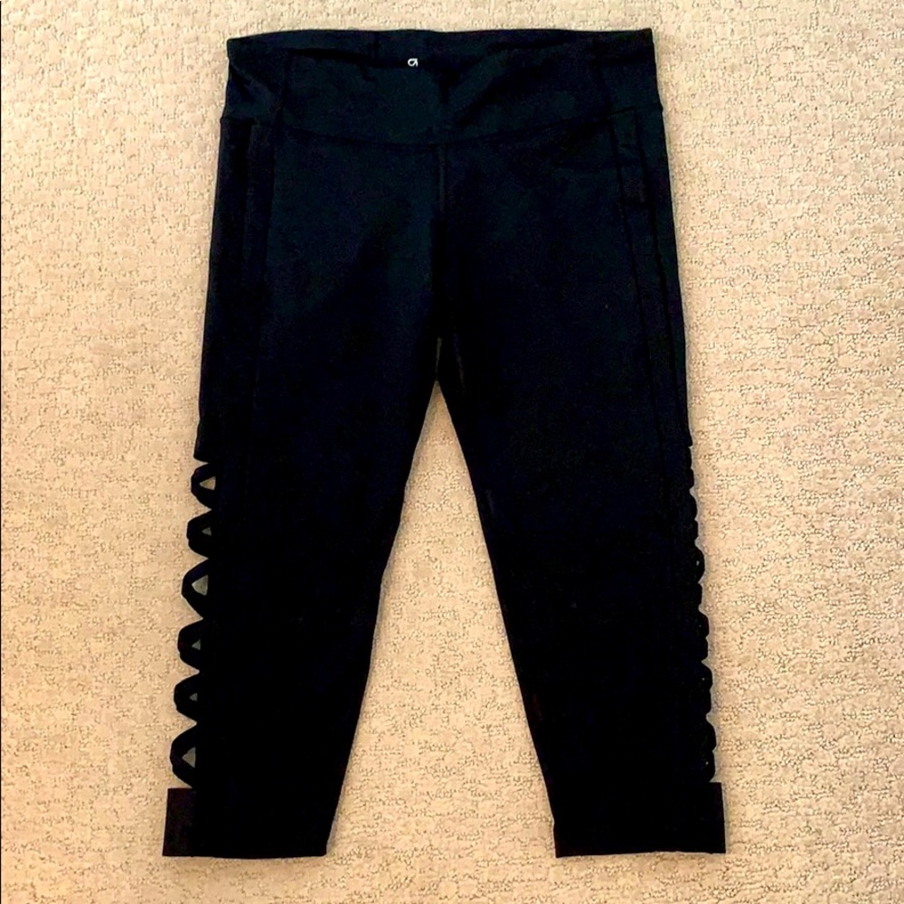 GapFit Blackout Cropped Workout Leggings